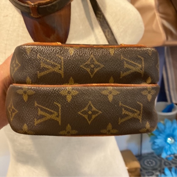 Louis Vuitton Bag - Picture 3 of 16